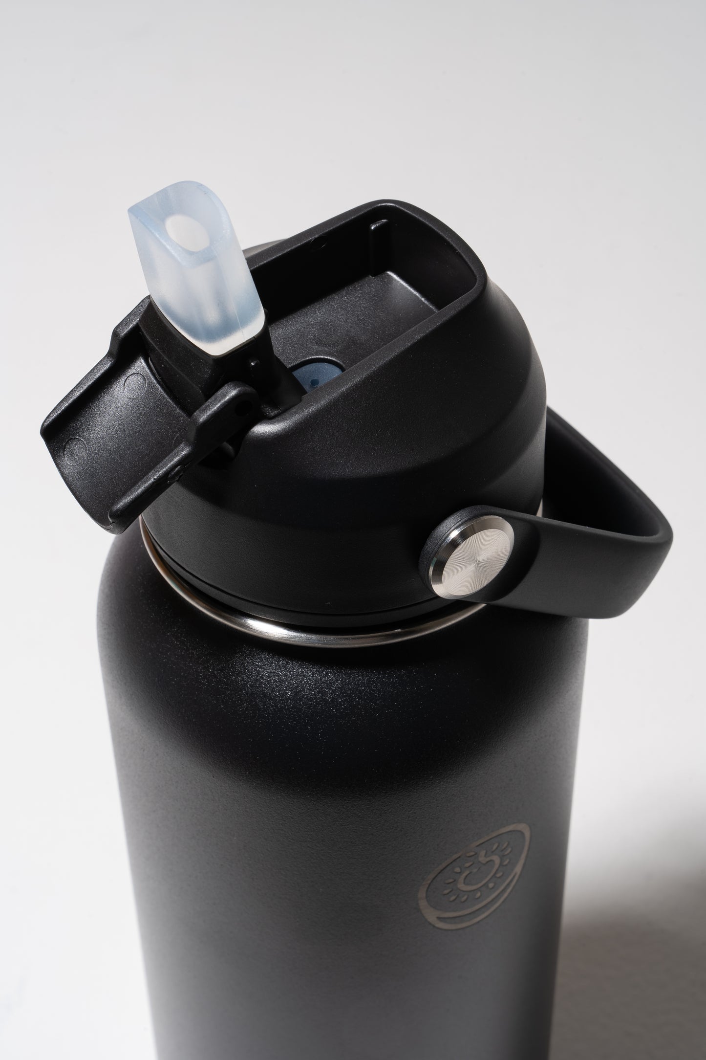Black Kiwi Bottle - 950ml